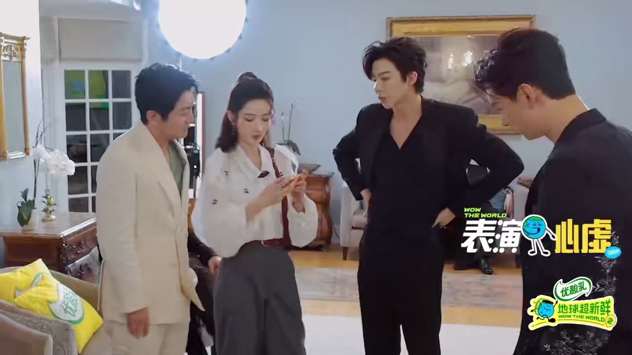 郭京飞不仅嘴打瓢脑子还倒时差郭京飞沉迷跳舞无暇吃瓜表演课形体课都不上白上的，这手