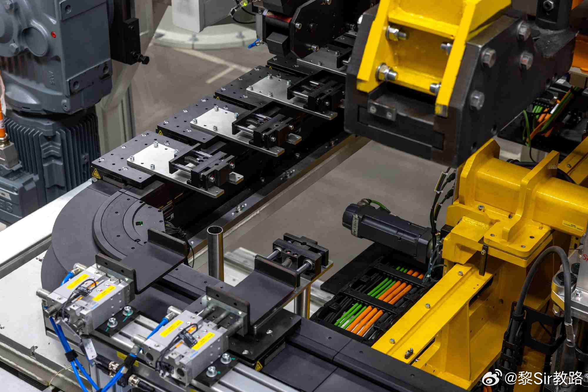 大众小鹏首款联合开发车型量产 一大一小的合作成果终于来了,哈哈，也鹏里鹏气的。大