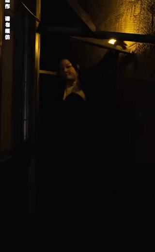 当年那批玩捉迷藏的人长大了 我们把这叫移动版吃鸡，安全区越来越小，躲藏点越来越少