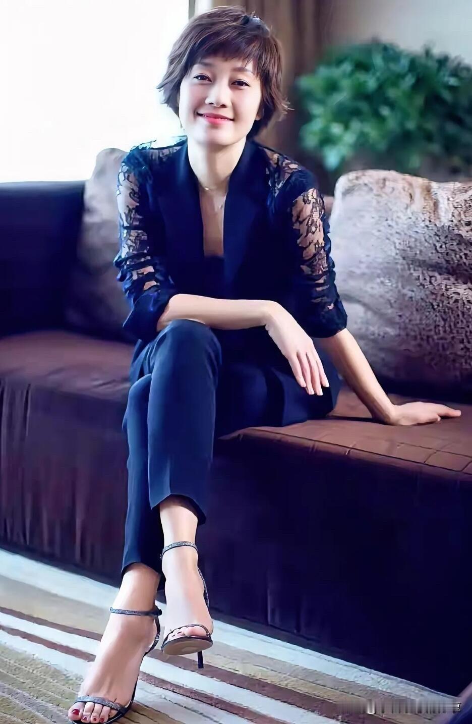马伊琍的颜值没有袁泉和孙俪高，但她长得比较有个性，属于又飒又有气质的那一种，这种