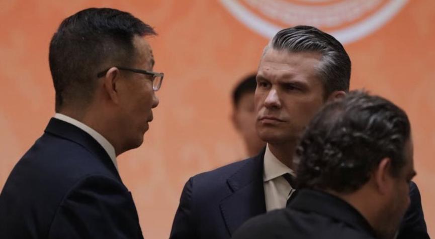看来美防长在华受刺激了，刚回国就准备再次访华，这回他准备一个人来！

多家媒体5