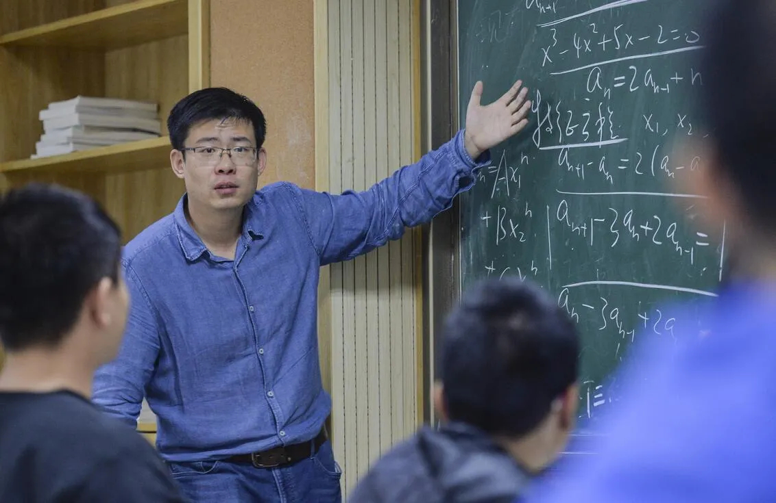 看看笑笑当段子得了 别太当真大部分房东不让你吃瘪就不错了大学老师才是你能认识到的