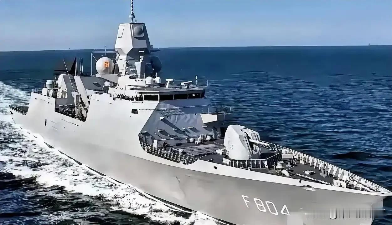 荷兰有点失去理智了！竟不远万里将“德鲁伊特”号主力护卫舰开到中国西沙群岛，还不断