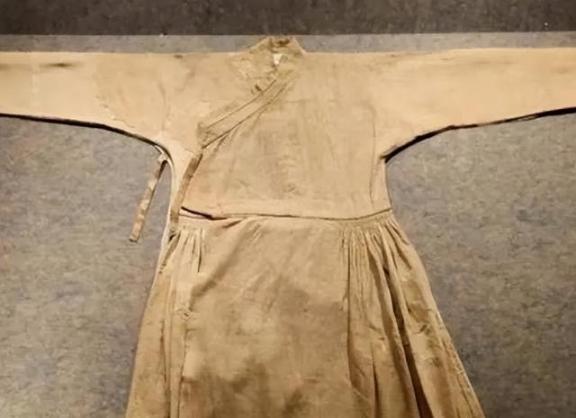 宋朝以前没棉花，古人穿纸衣、盖纸被，为何照样不受冻？

眼下三月，北方不少地方夜