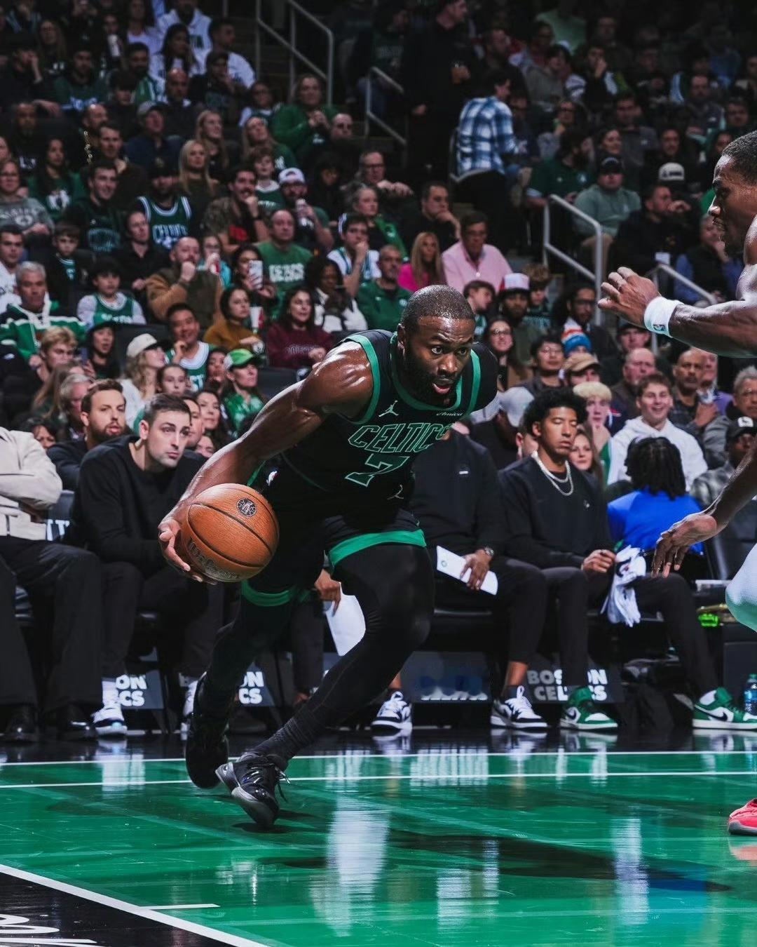 北京时间2025年11月27日NBA杯小组赛的焦点战，凯尔特人在塔图姆缺阵的情况