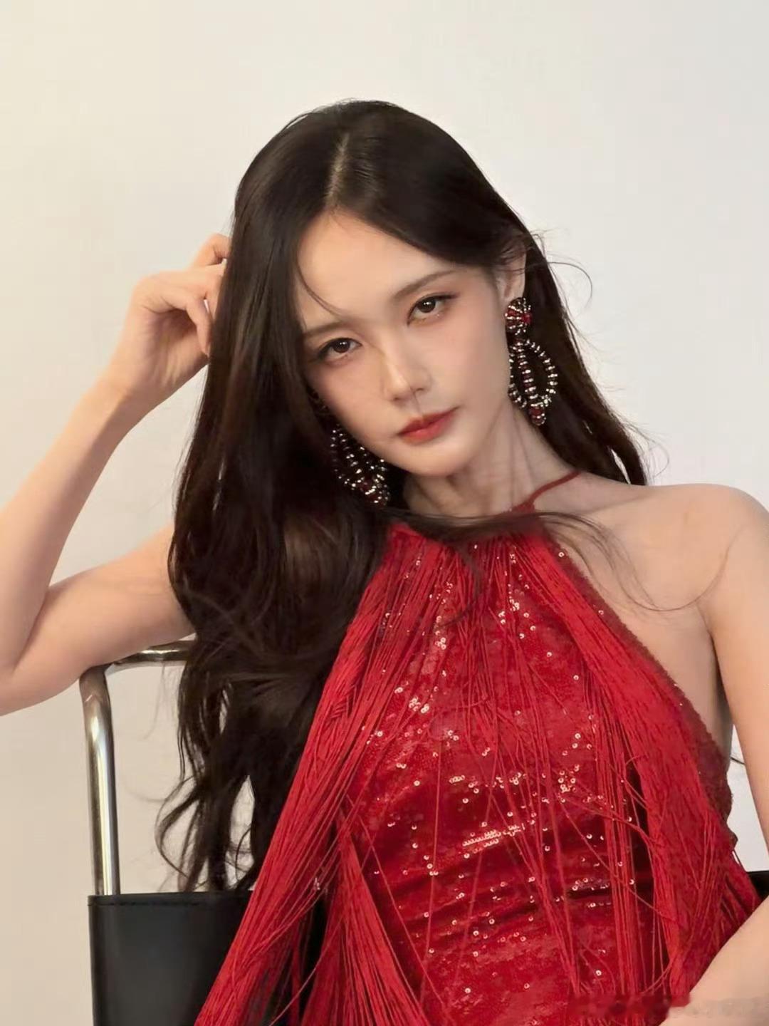 李一桐高情商公关这谈不上是公关，因为是小年，所以李一桐给粉丝发了个大红包，但恰恰