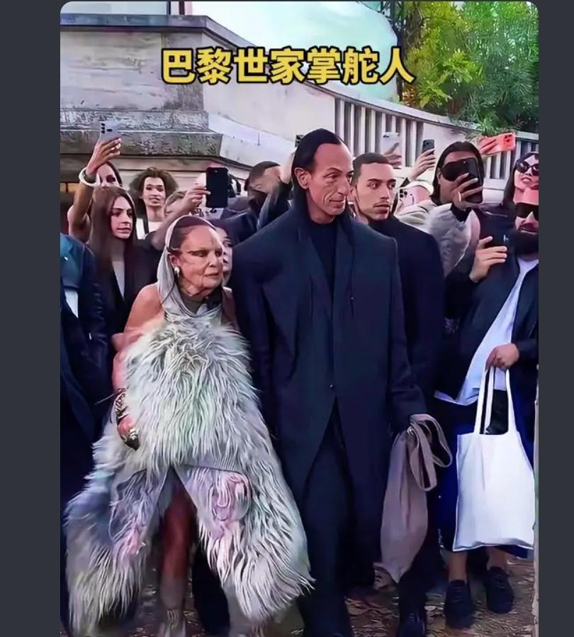 原来这就是巴黎世家的老板和老板娘，果然一出手就是王炸精品[大笑]