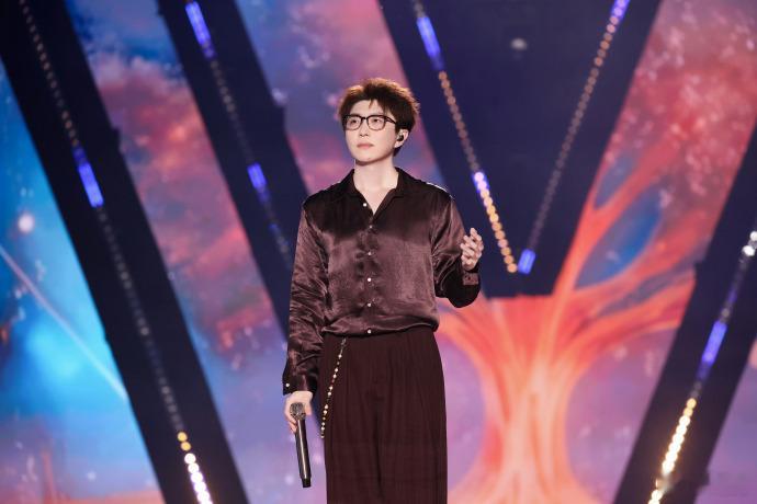 毛不易最懂怎么唱哭你别人唱歌是表演情绪，毛不易唱歌是细数生活，简简单单的几句歌词