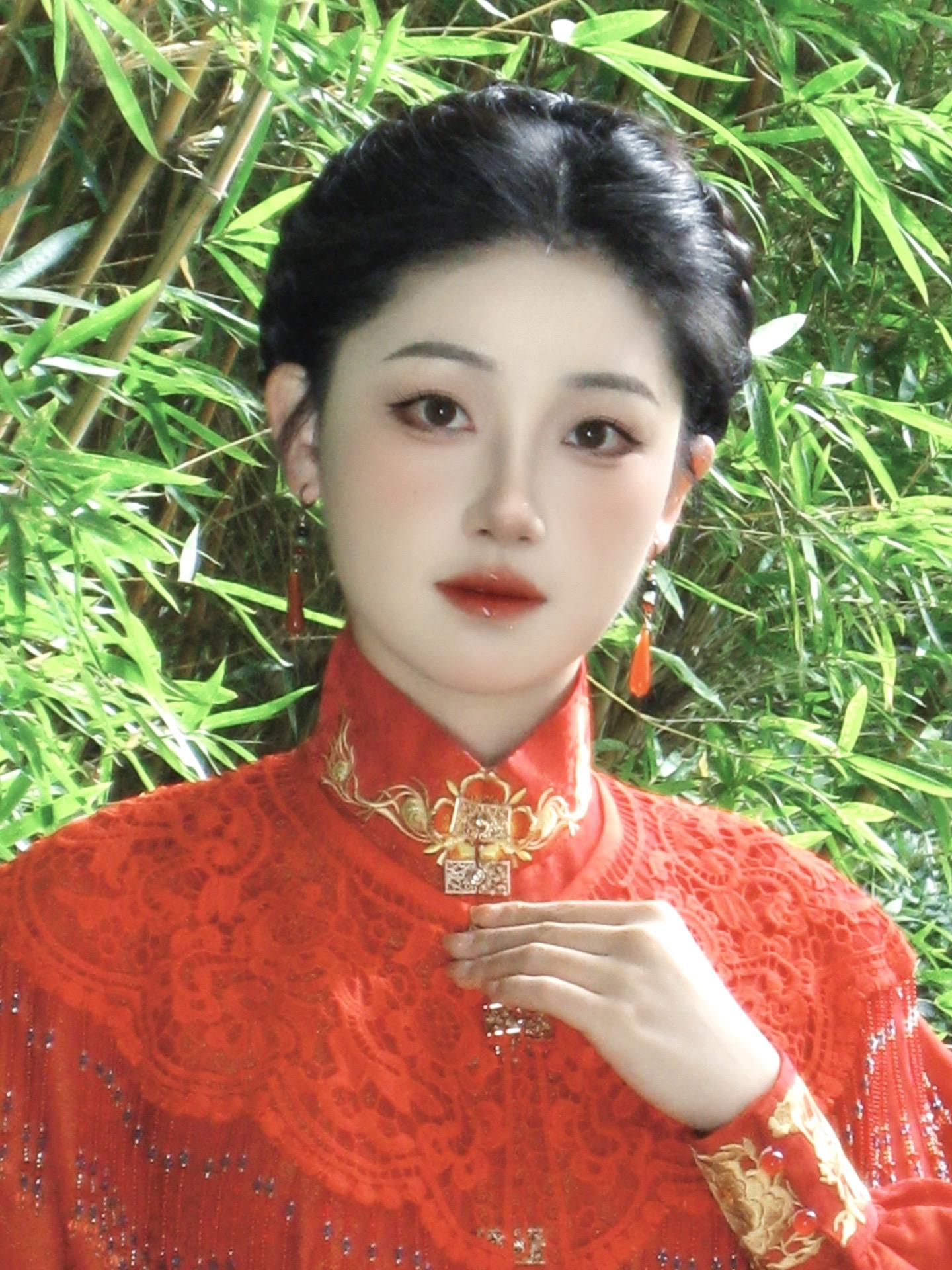 同居长干里，两小无嫌猜。