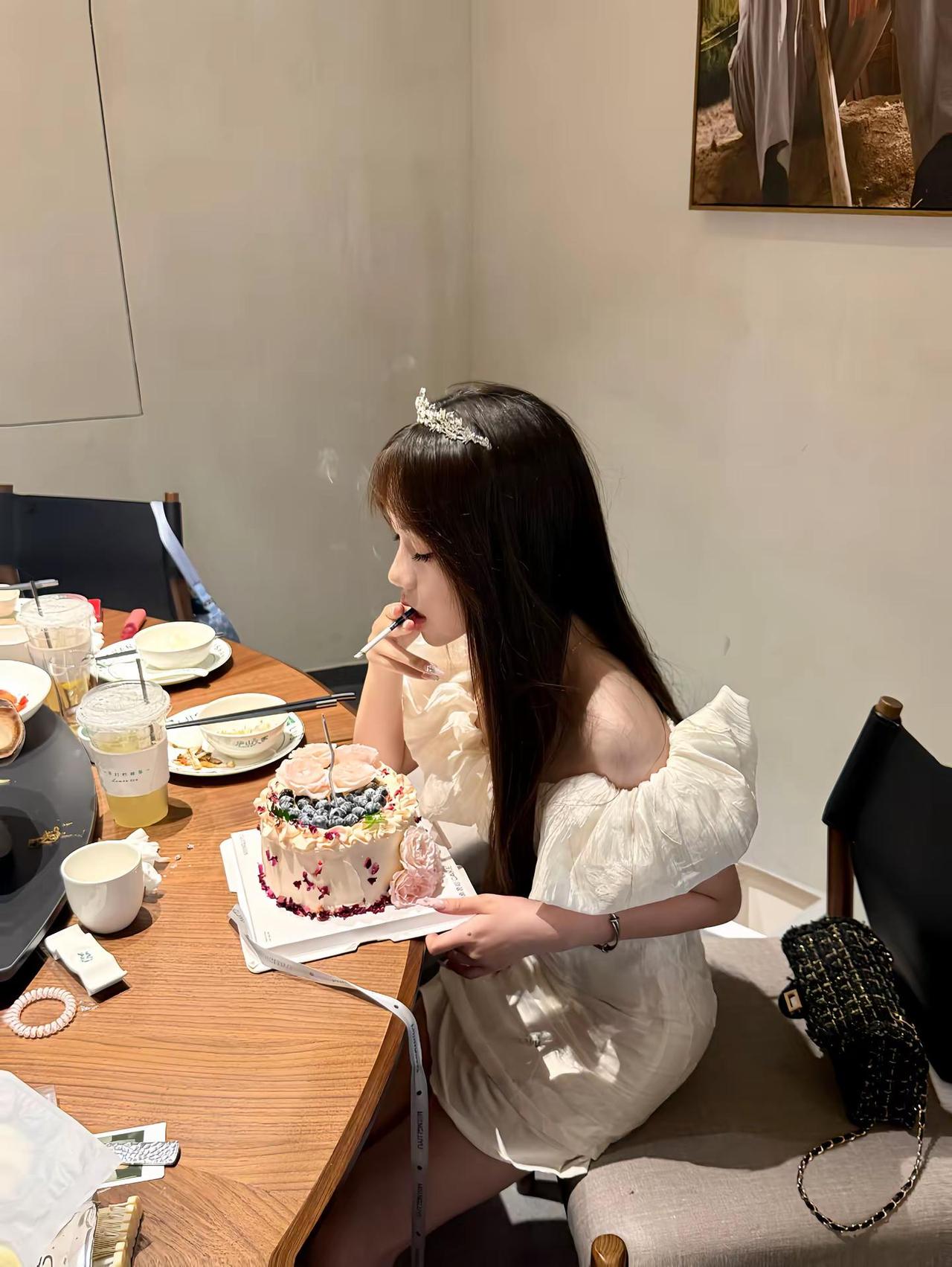 16岁 年轻 骄傲 漂亮 张扬 错在哪16