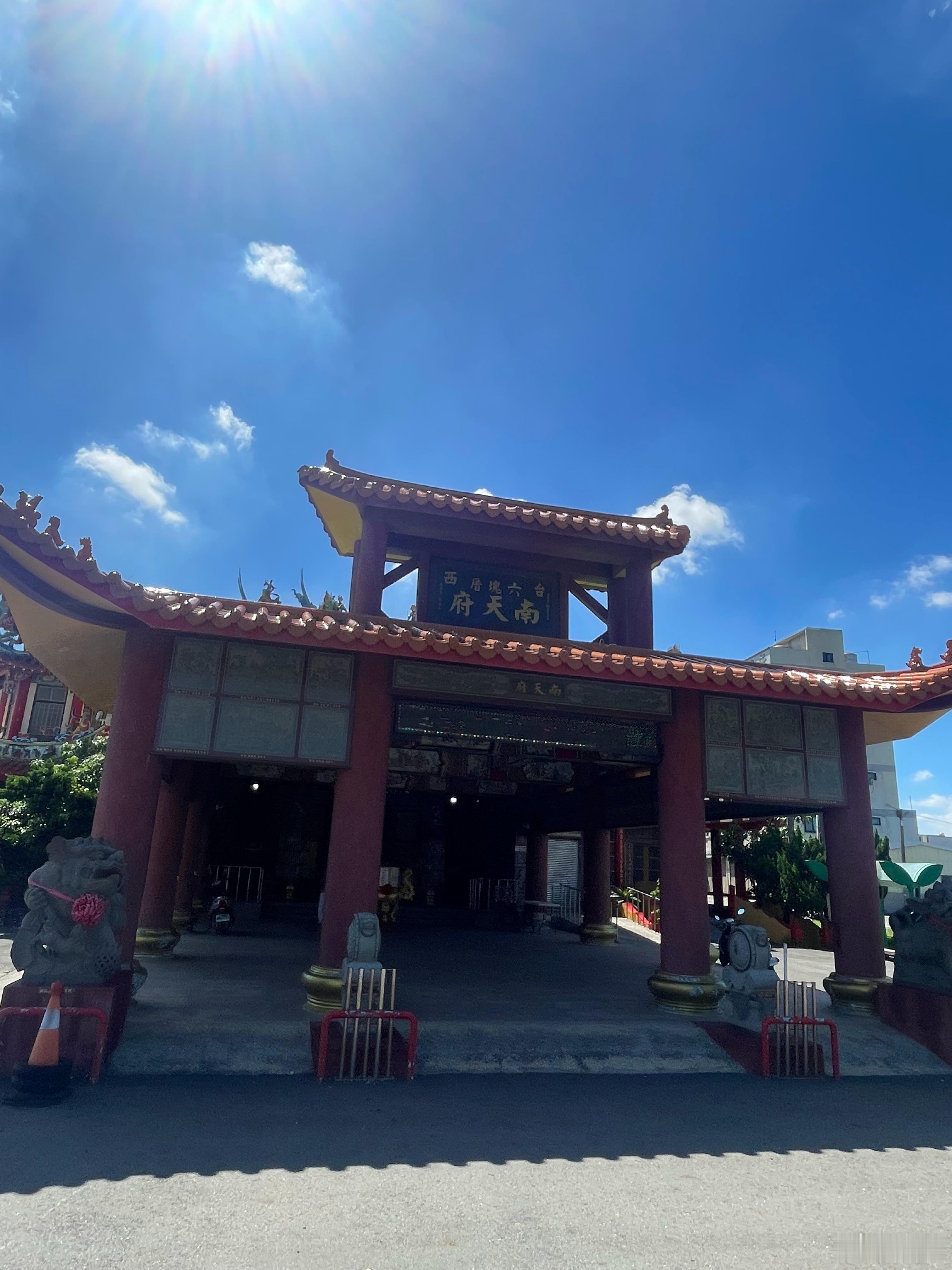 回鄉下祭祖，看了一下祖譜誌，全村基本都是數百年前自福建泉州晉江陳埭村一同遷台的～