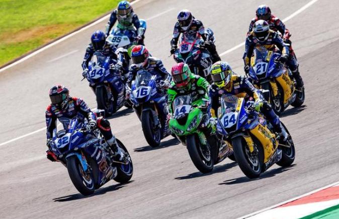 提到WSBK和杜卡迪，很多人第一个想到的就是Alvaro Bautista。
这