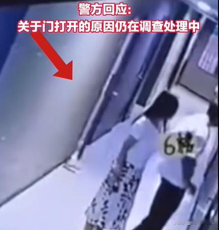 广州，女子去酒店开房，关门后就做隐私的事情了，衣物都褪 光后女子一丝不挂的走在房
