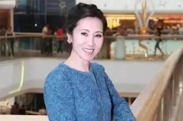 王思聪的成功可不是轻易得的，全靠他妈林宁给他在背后默默撑腰。咱们这些普通人得明白