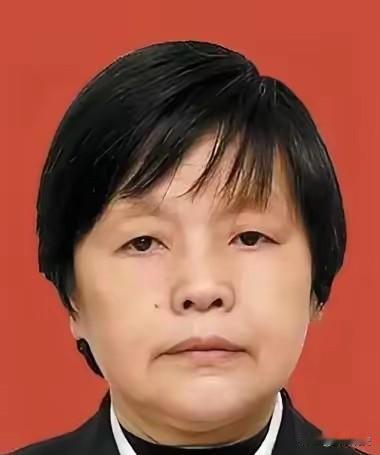 将军之女甘公荣：不拼家世不搞特殊，平凡一生传承红色家风
 
甘公荣，女，汉族，1