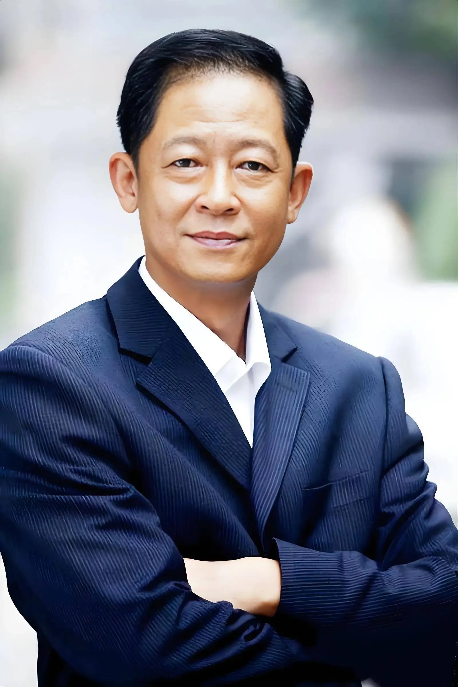 王志文这次挺大气的竟然安利冯小刚的作品其实这两位关系有点尴尬，很难合作他们的尴尬
