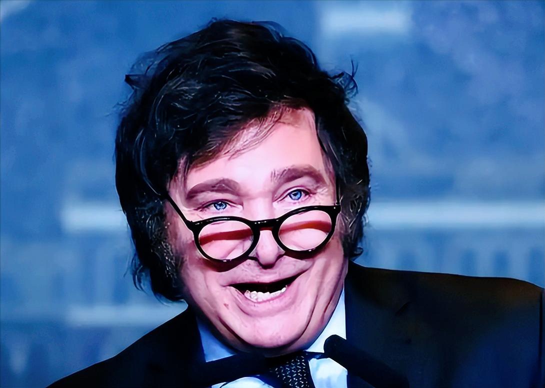 国际舞台上又出劲爆场面！阿根廷总统米莱当着众人的面，直接怒称西班牙首相桑切斯是“