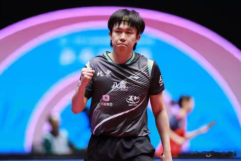 全运会乒乓球8强战开打。
王楚钦领衔霸气登场。
看多少乒乓风云人物，
谁是王者？