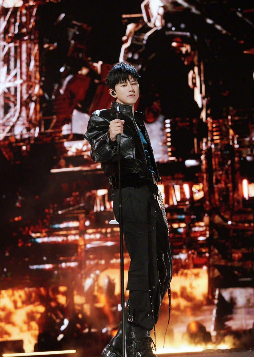 张杰不再参加任何需要投票的活动意思是不参与打榜了?张杰官宣永久退出所有投票类奖项