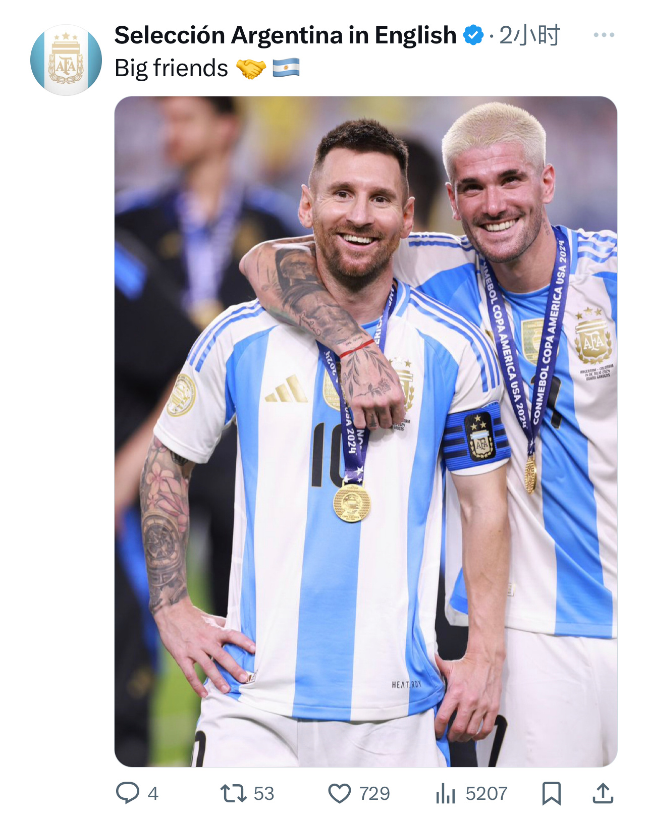 阿根廷国家队英文官推：大朋友们🤝🇦🇷#梅西[超话]# ​​​