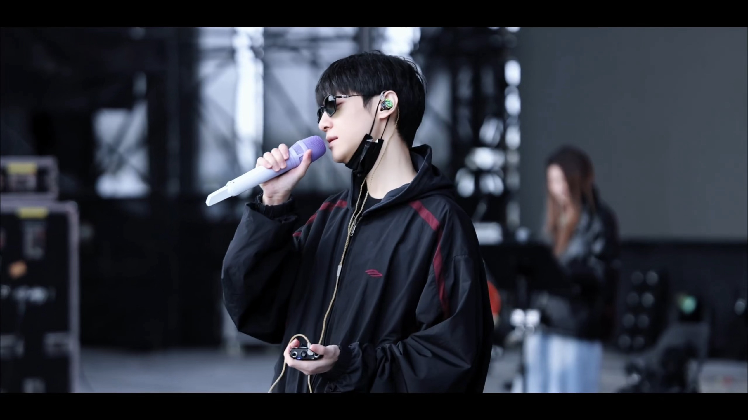 罗云熙阜阳斑马音乐节现场彩排花絮期待歌手罗云熙祝今晚演出成功，期待音乐节舞台罗云