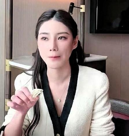 马筱梅直播怼人，说来说去，还是女人那点事，地位不地位的。
马筱梅也没惯着，直接就