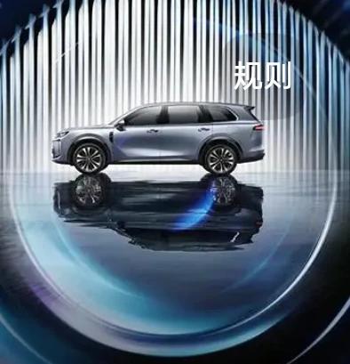 小松鼠的“神奇大车”
 
森林里住着只胆小的小松鼠，最怕走夜路、怕坑坑洼洼，每次