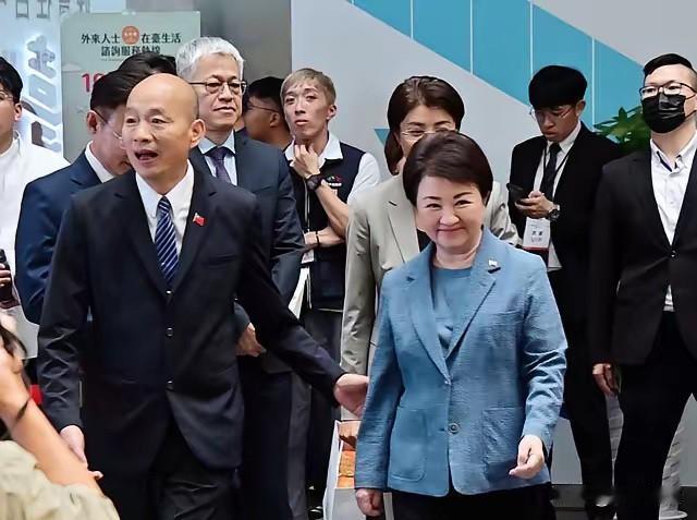 有蓝营人士透露，韩国瑜和卢秀燕已经结成搭档，共同应对2028大选。

岛内最近传