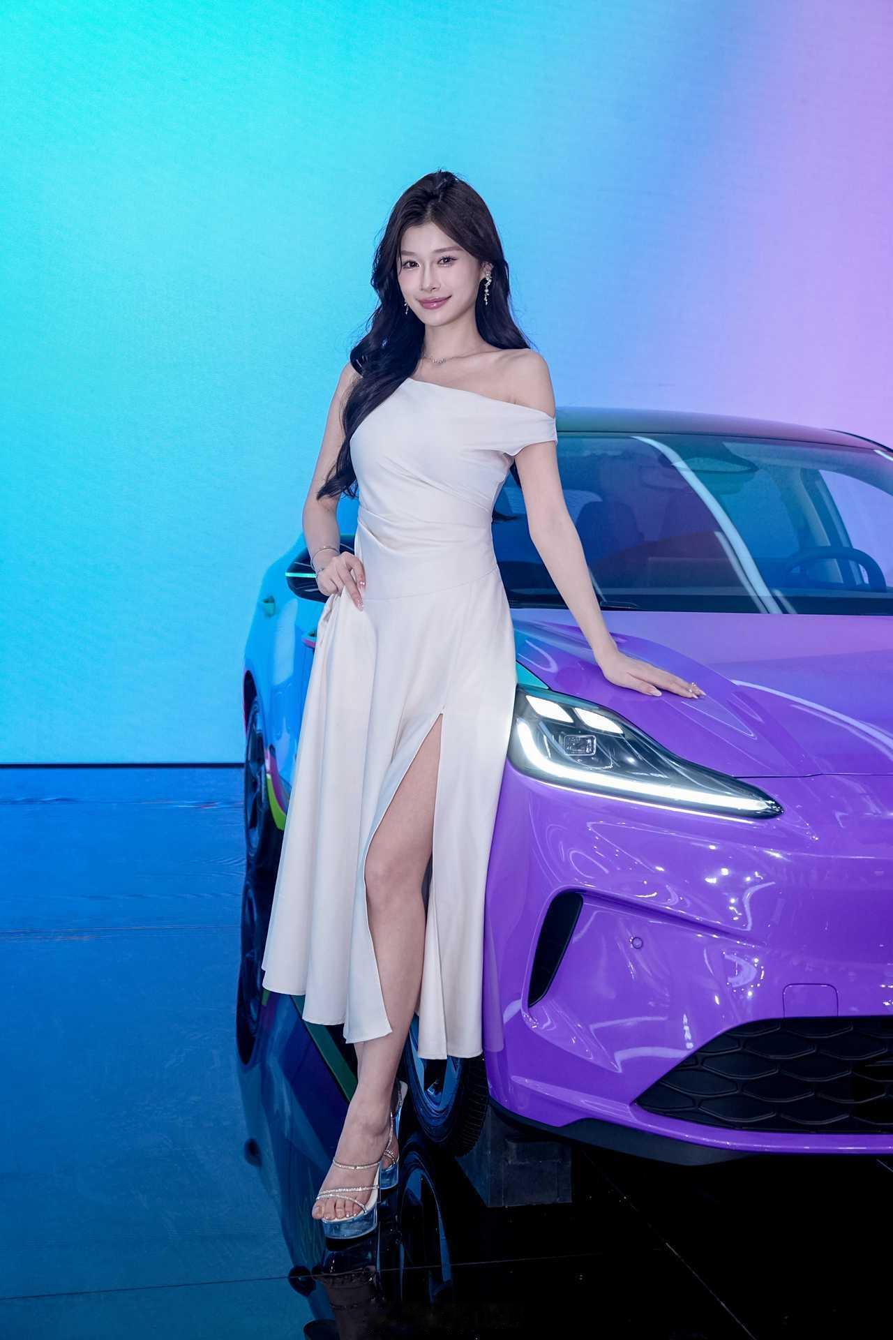 MG4性价比卷王MG4更卷了6.58万起这些车模小姐姐，你喜欢哪一位？2026款