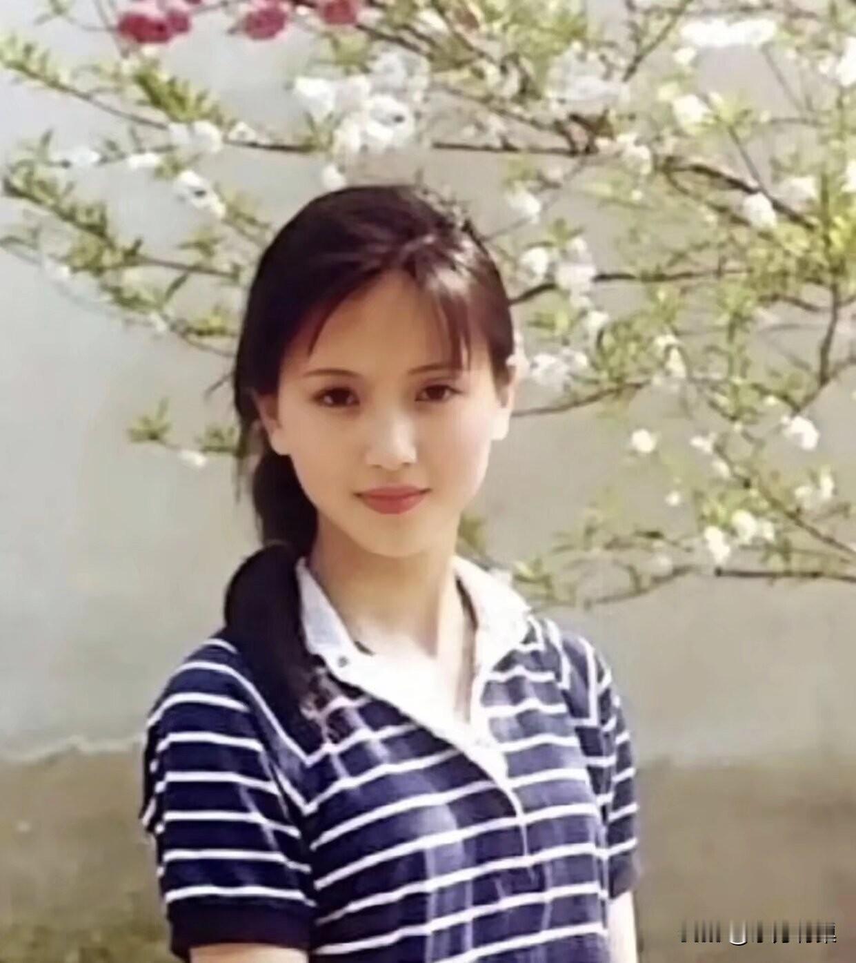 真正好的爱情，就是不费力。不需要刻意讨好、努力经营，两个人已是顺其自然的舒服。