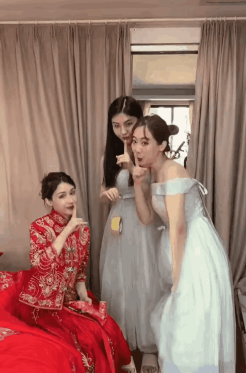 这新娘也太调皮了，新郎估计要抓狂了！