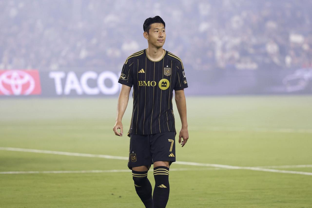 孙兴慜与丹尼斯·布昂加为洛杉矶银河（LAFC）联手打入了连续17球，创造了MLS