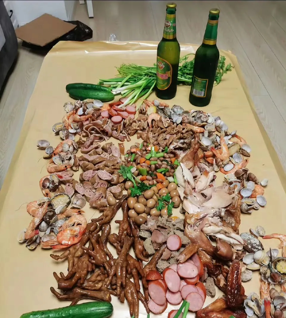 左右两份拼菜都是100元，是你你会选哪份？ 