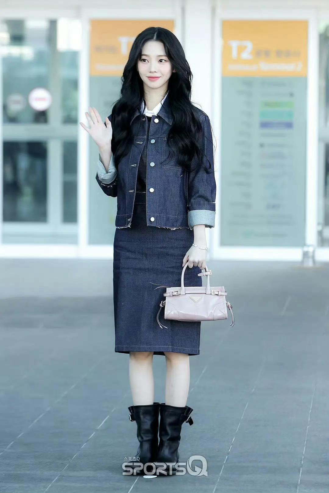 OMG，杨幂和柳智敏prada出发图撞衫了