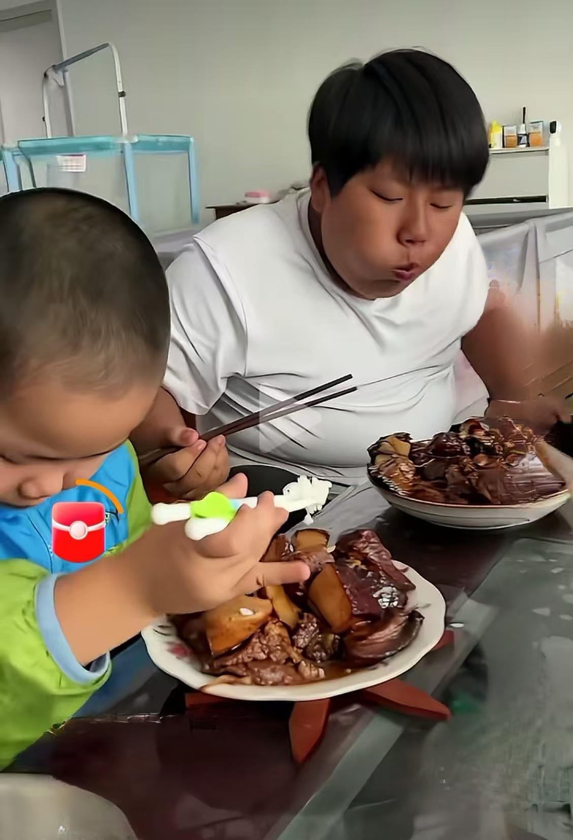 生活是不错，但是饮食习惯得改，大人孩子人人面前一大盘肉，米饭去锅里夹一点，肉成了