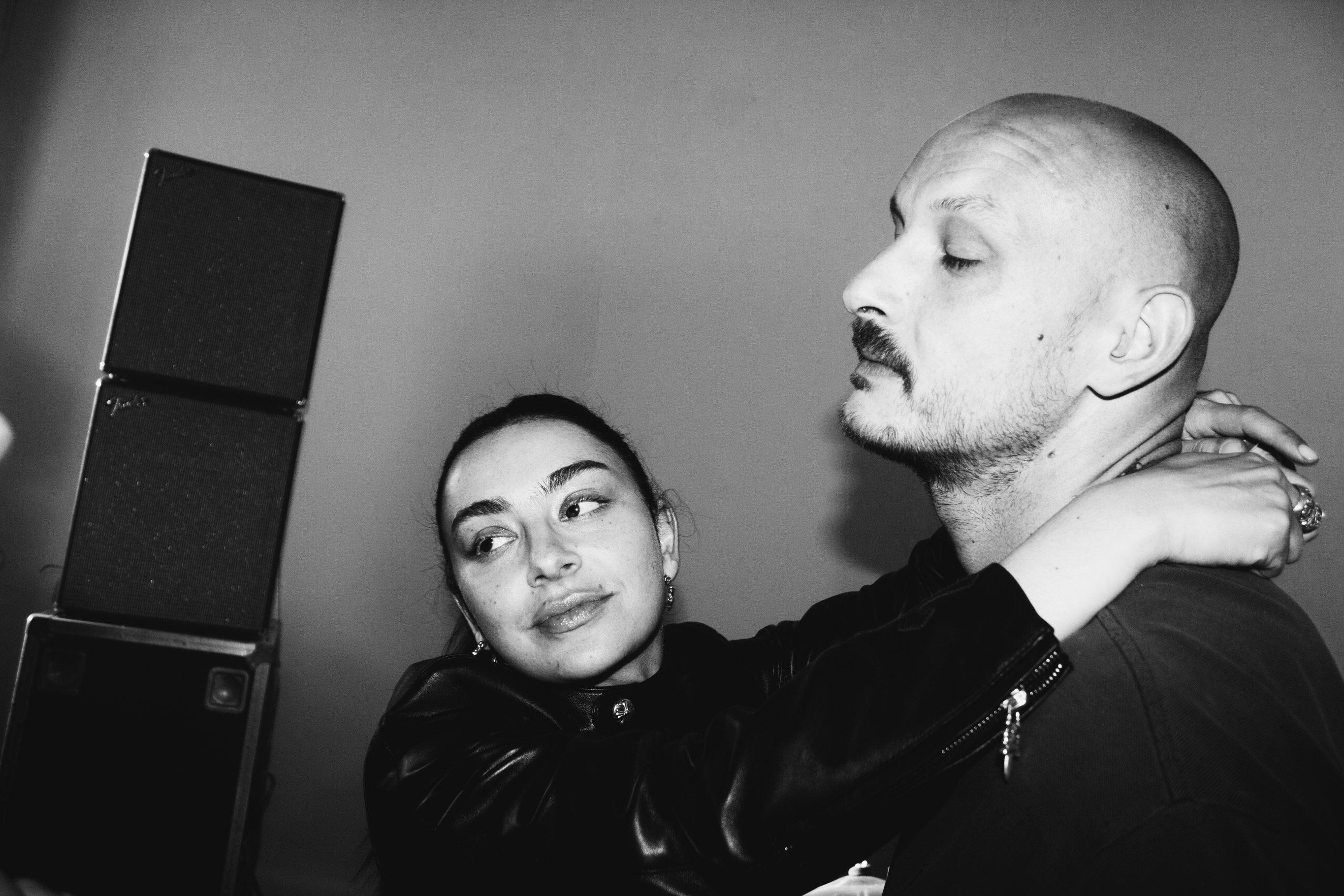 Charli xcx 全新单曲「Rock Music」花絮写真一览： 
