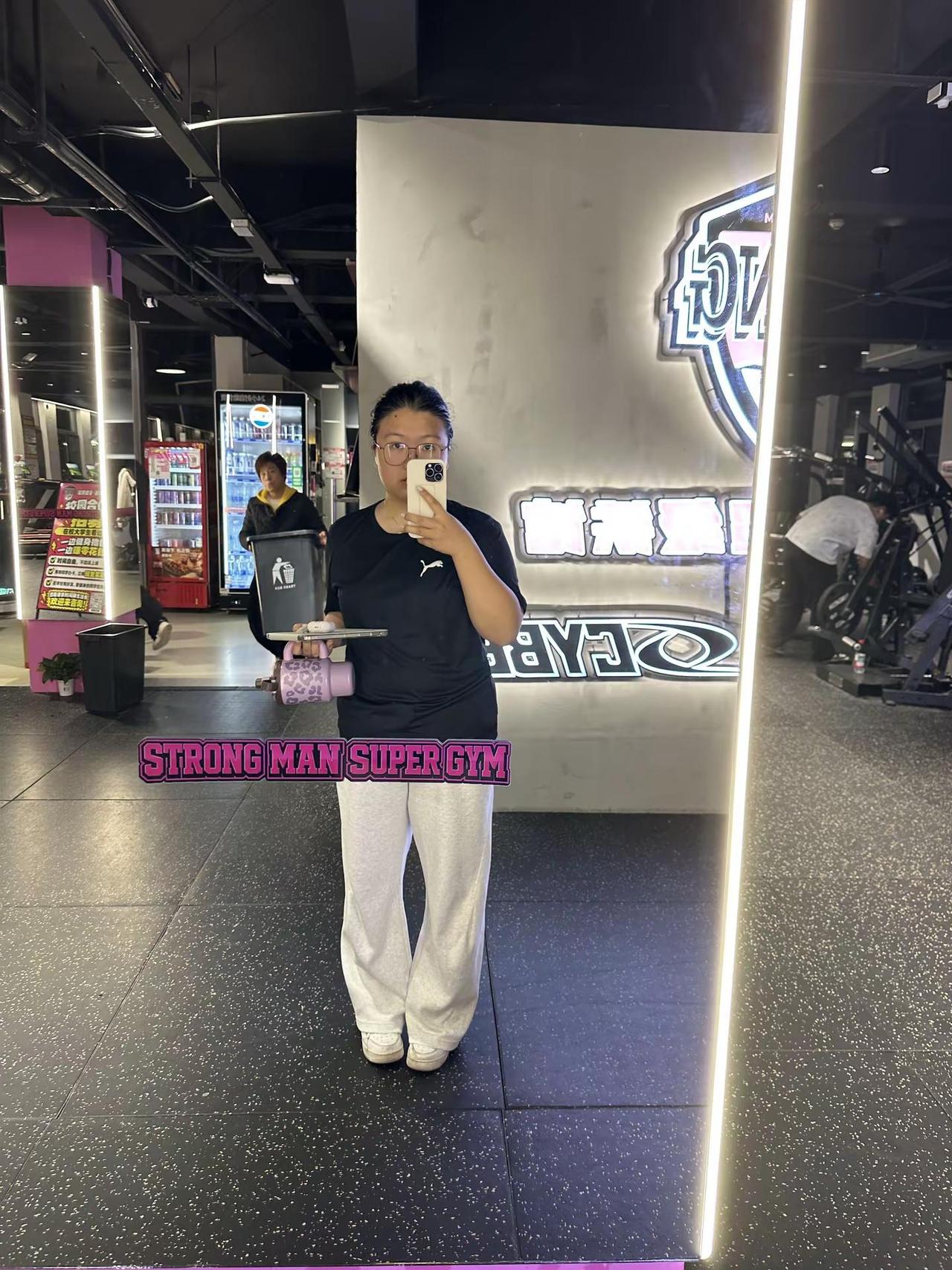 我没力气陪你们闹了上班ootd 上班的信念 女大学生高能量的一天