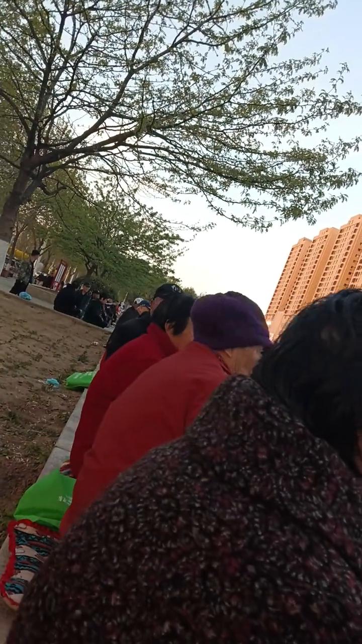 我一见人都集中劲了。