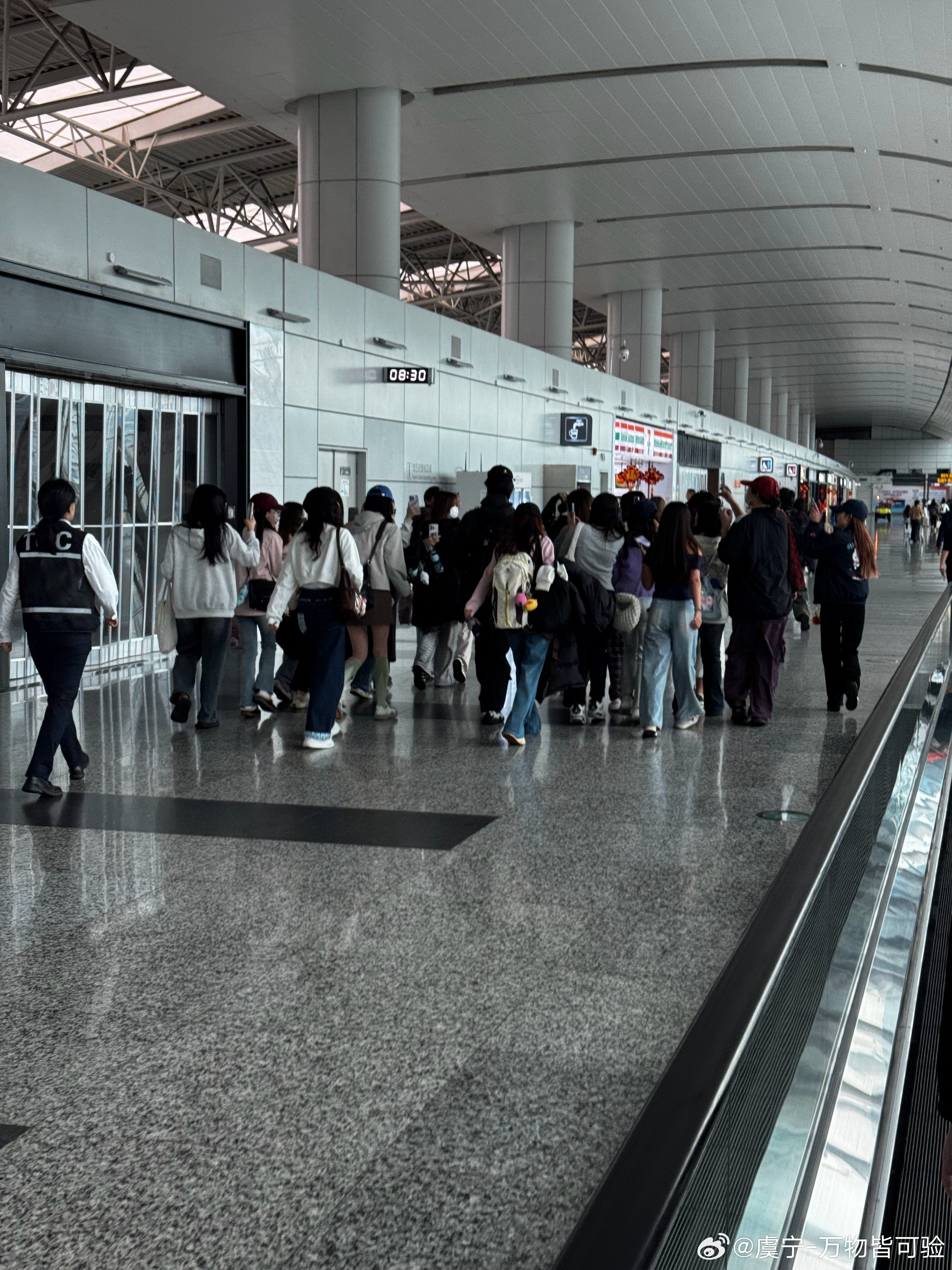 偶遇明星，但是谁啊？万物皆可验出差日记 广州·广州白云国际机场