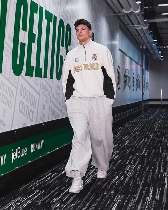 雨果今日身穿套装入场波士顿凯尔特人 ｜DifferentHere ｜森林狼vs凯