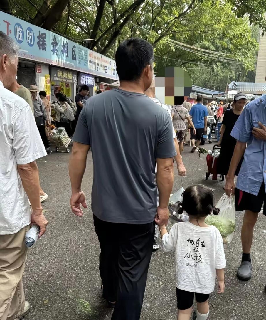有了孙子才懂，人这辈子最大的底气根本不是钱
​自从抱上孙子我才明白，以前想破头攒