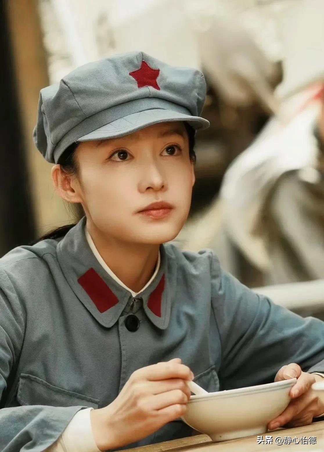 电视剧《谍报上不封顶》目前只官宣的男主肖战，女主迟迟未官宣，但我认为并希望女主是