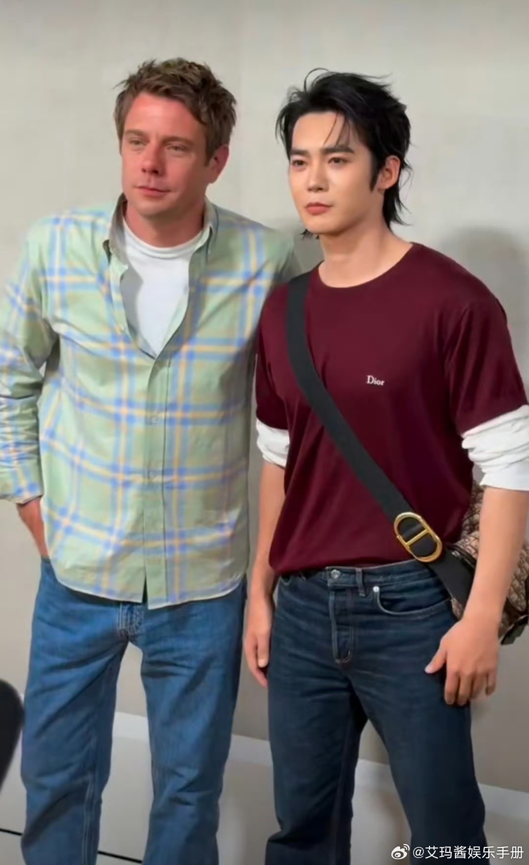 于适、李昀锐和品牌创意总监同框合照，来看看你pick谁？ ​​​