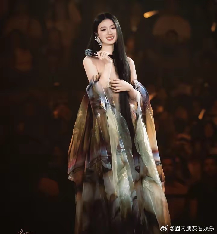 我问我老公为什么现在的音乐人这么执着于版权啊？唱他歌的人多了，不是更利于传播吗？