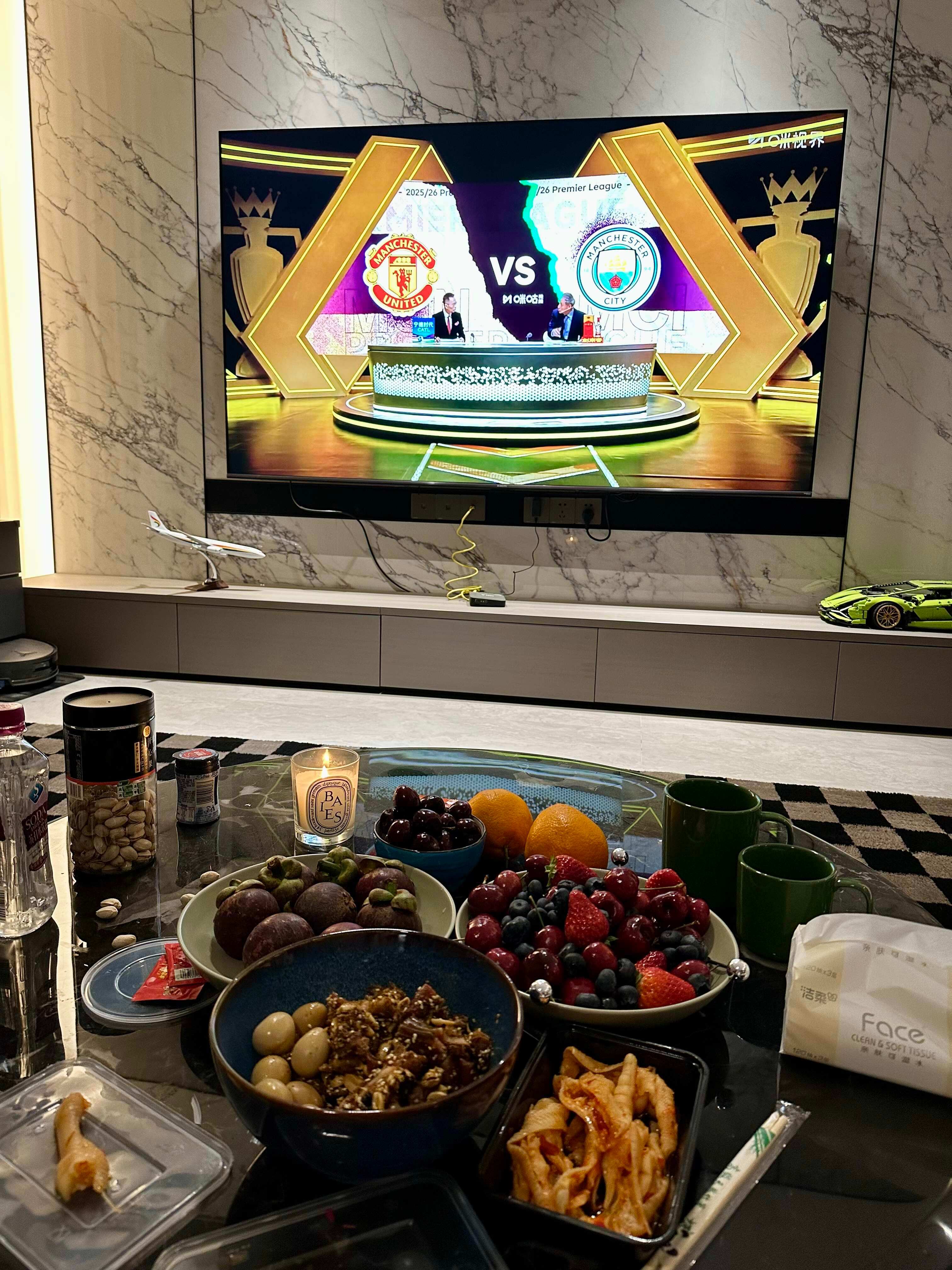 来呀，一起看足球呀⚽️