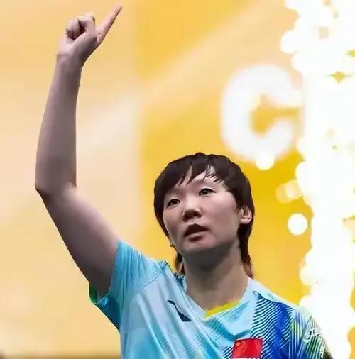王曼昱4：2战胜孙颖莎的采访，一句话保护了莎莎！

9月27日，名古屋亚运会乒乓