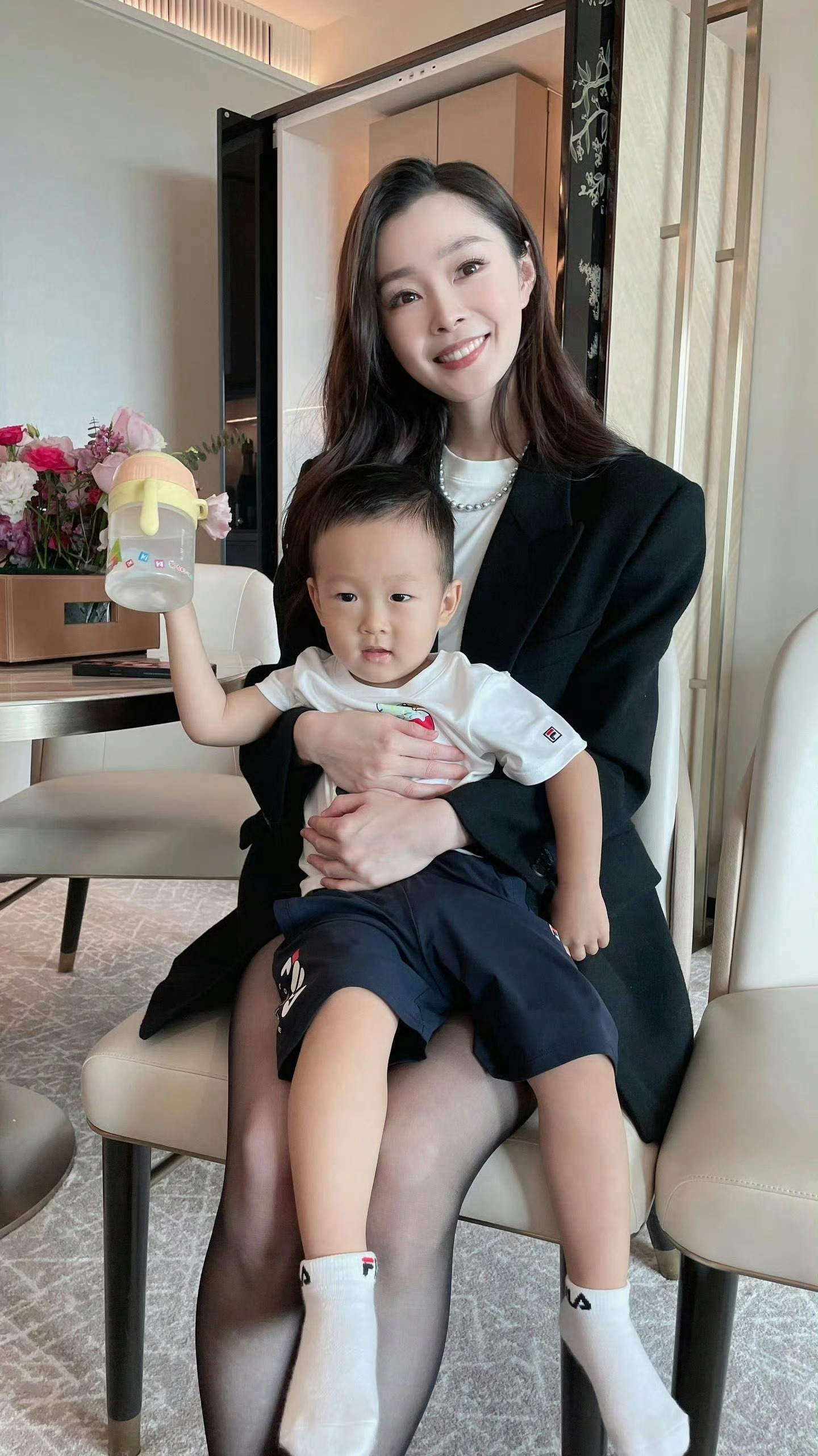 宋轶穿黑丝也是超性感