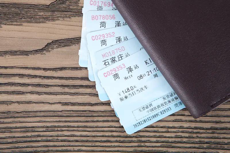 国庆放假十一天，花了八千块。
来回车费2千，看病人2千，给老爸买的三轮2千。
2