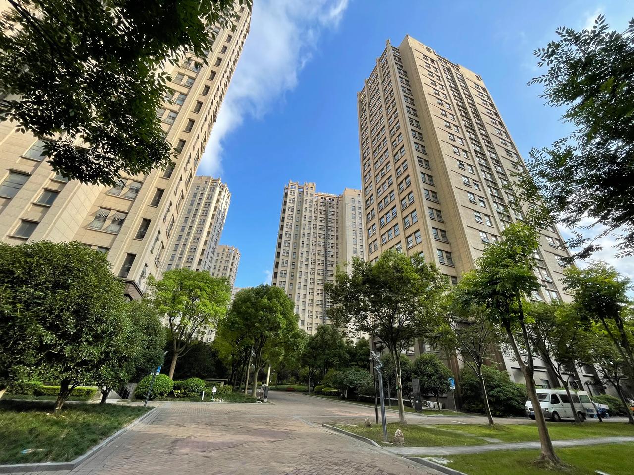 其实，上海的房价也不是说高的令人不可攀。大家都知道其实房子的价格主要还是因为地段