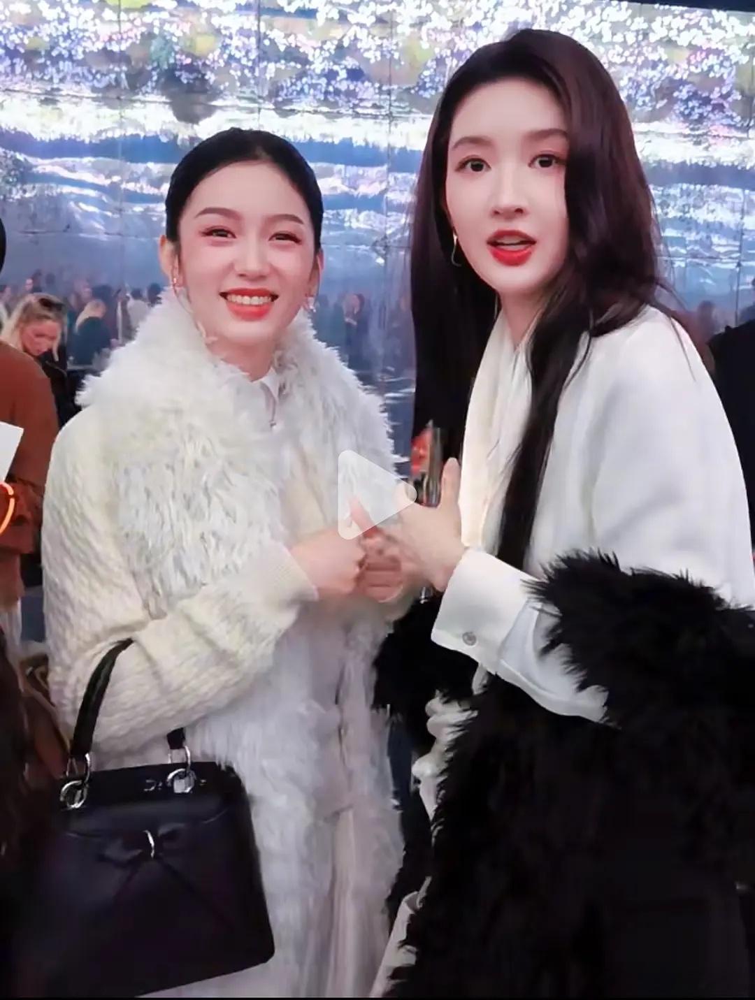 王姐有多高啊？椰子也不矮啊为啥显得身高差那么多 